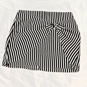 Black & White Striped Skirt | Living Doll - size medium